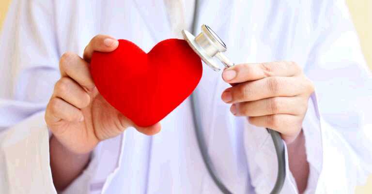 4 Cardiovascular Risk Factors Associated with Diabetes